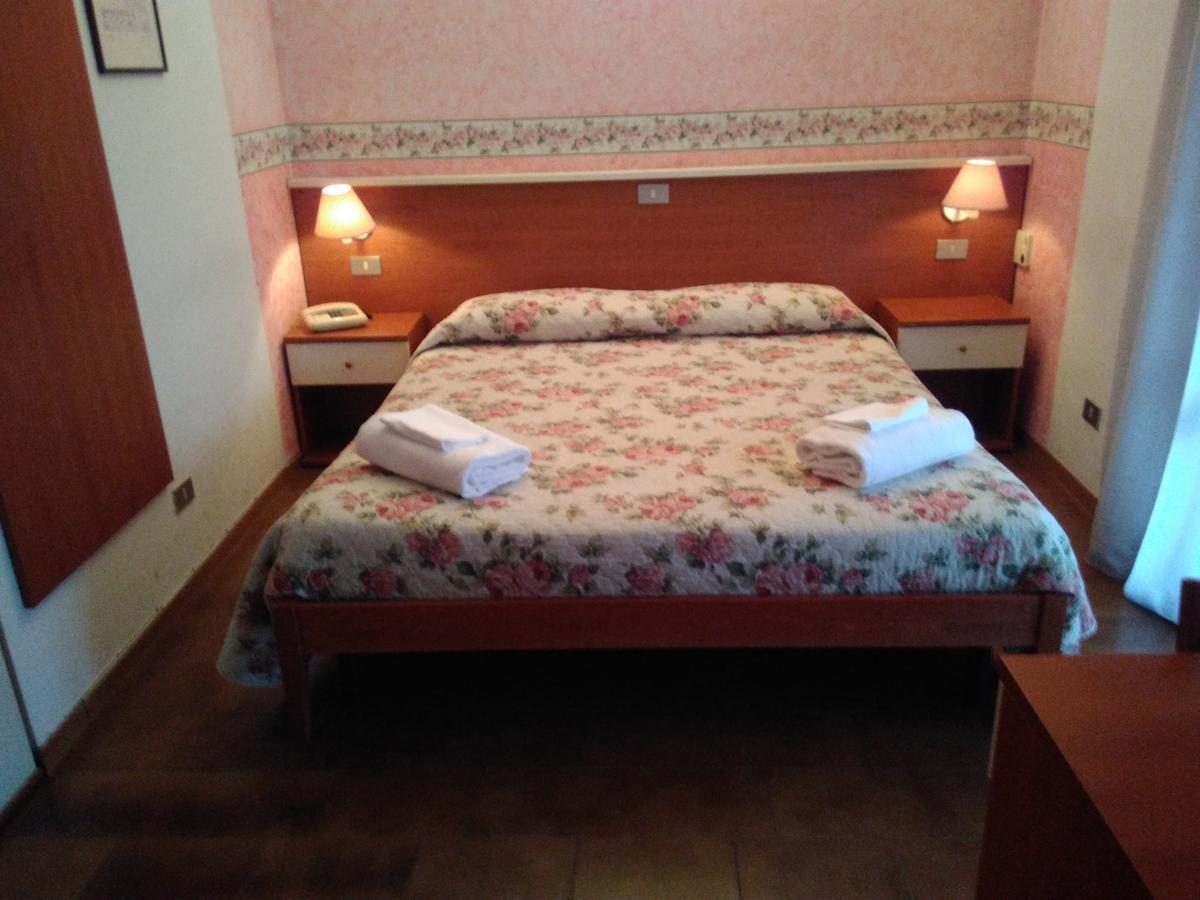 Hotel Elena Vérone Extérieur photo