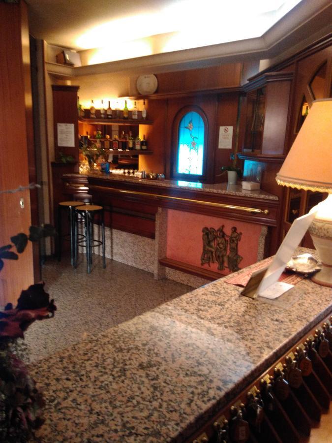 Hotel Elena Vérone Extérieur photo